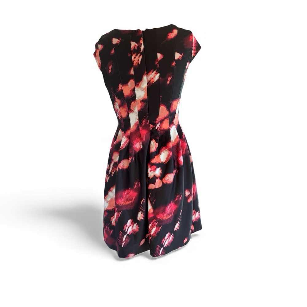 Calvin Klein Scuba Dress – Size 6P | Pleated Round Neck | Cap Sleeve | Pockets - Picture 3 of 4